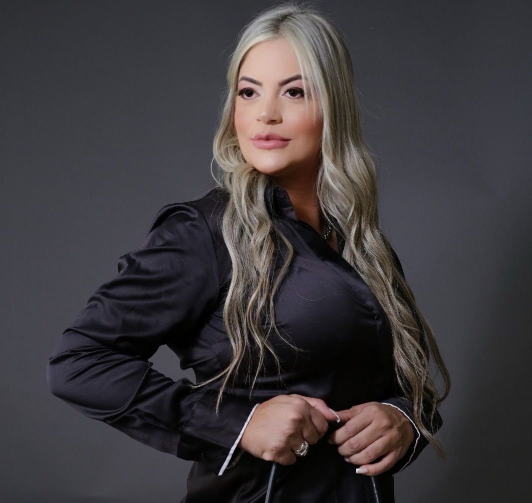 Advogada Clívia Farias, especialista em Direito de Família em Brasília